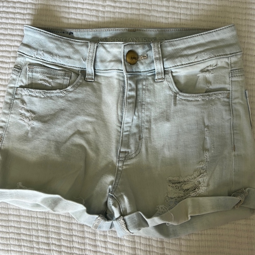 Size 0. American Eagle shorts. Super stretchy!